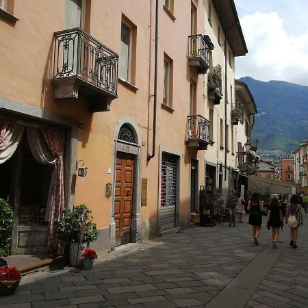 Appartamento Nel Centro Storico Di Aosta Con Vista Sui Ghiacciai Exterior photo
